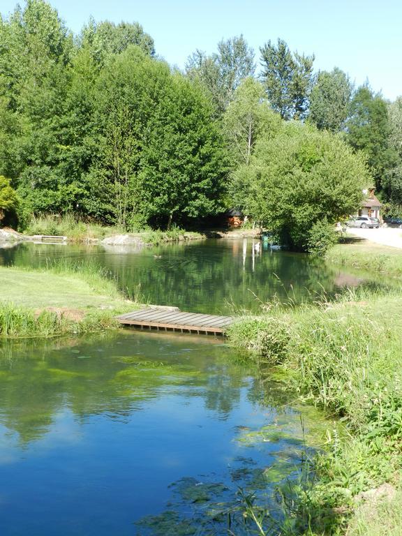 B&B Le Danica Dordives Exteriör bild
